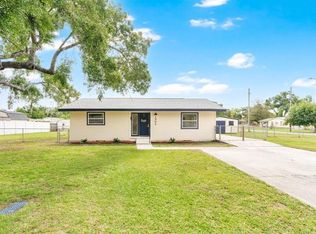 1502 N Bracewell Dr, Plant City, FL 33563
