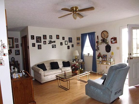 5th image of 543 Wallace St