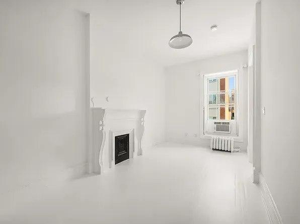 168 West 130th Street image 28 of 62