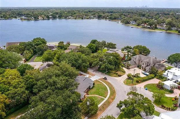 11212 Carrollwood Dr — Photo 57
