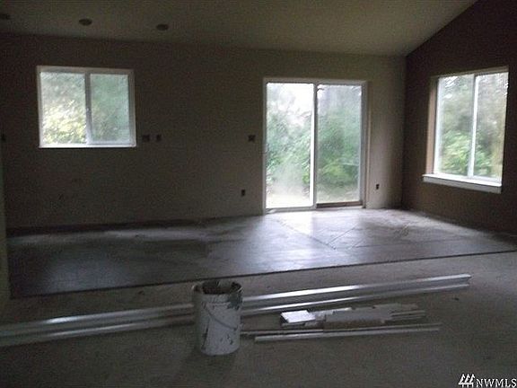 2nd image of 669 Sollecks Ave SE