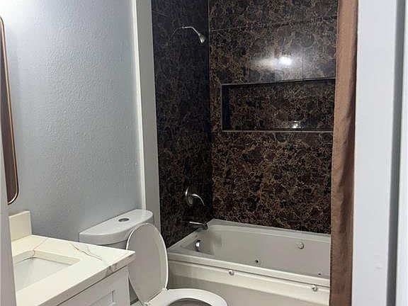 5th image of 2985 Syracuse St