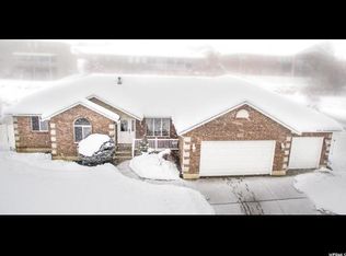 842 E 3300 N, North Ogden, UT 84414
