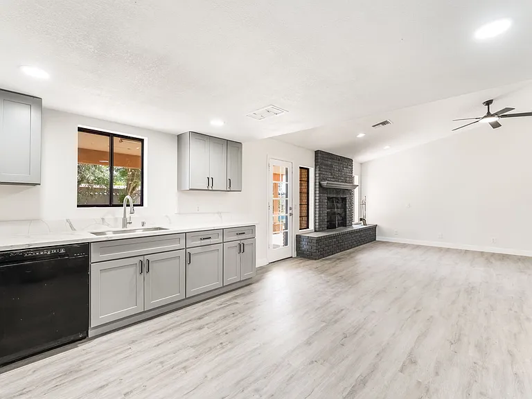 2108 Reynolds Ave — Photo 21