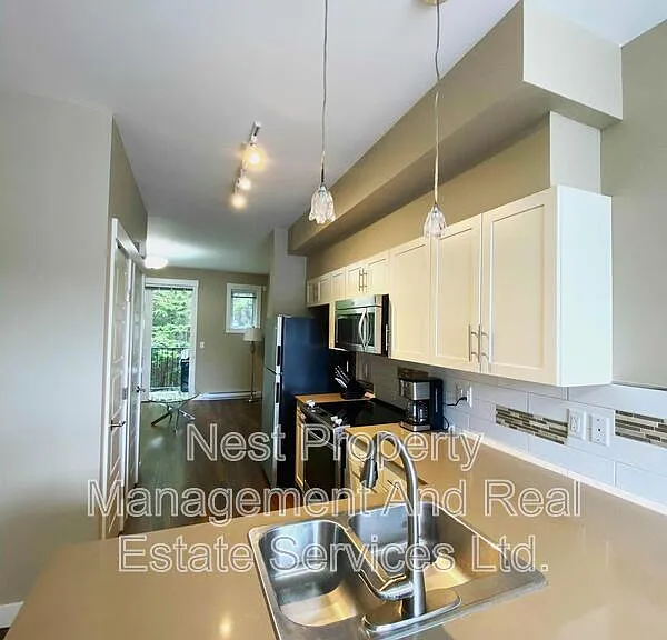 110 Baxter Ave #304 — Photo 2