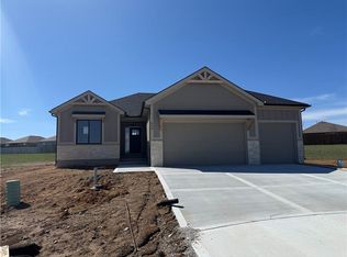 620 Jensen Ct, Blue Springs, MO 64014