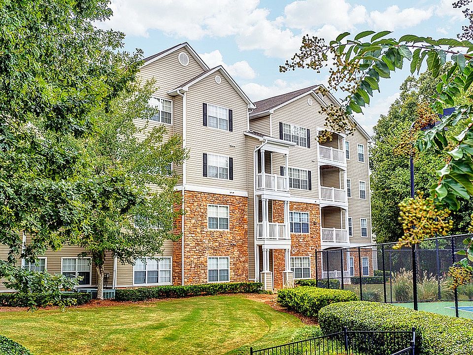 Perks and Amenities at Summer Park Apartments