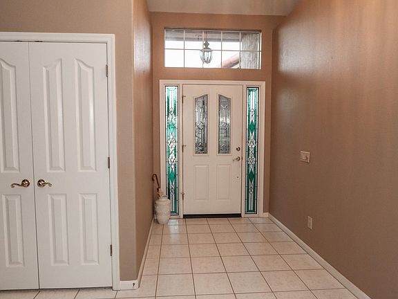 4th image of 10839 E Bellflower Dr
