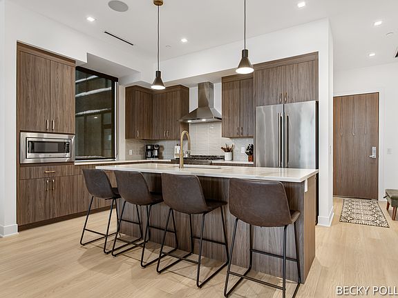 4th image of 159 S River Ave #303