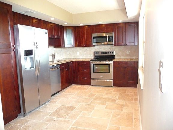 4th image of 625 Oaks Dr APT 806