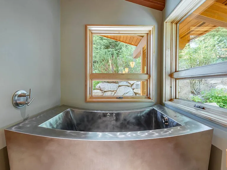 568 Hidden Lake Ct — Photo 23