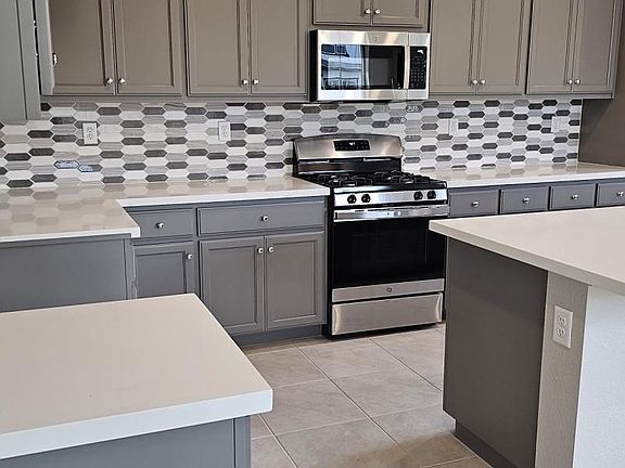 2nd image of 2472 Lake Club Dr
