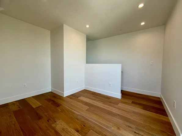 728 Prospect Place image 15 of 21