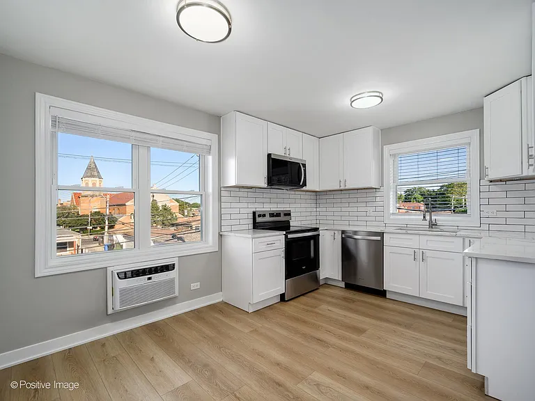 5615 N Mozart St #3B — Photo 7