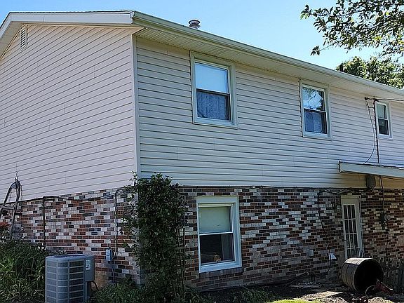 5th image of 2105 Edmar St