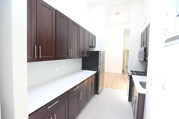 Rented by Gabriel Troncoso, LREB | media 10