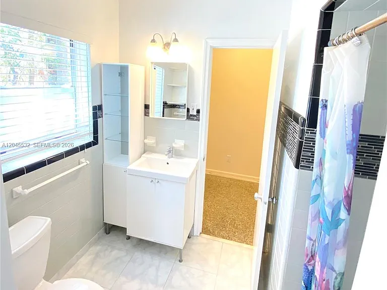 115 NE 14th Ave #1 — Photo 6