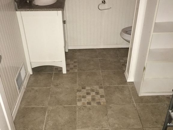 2nd image of 940 Wilder Ave