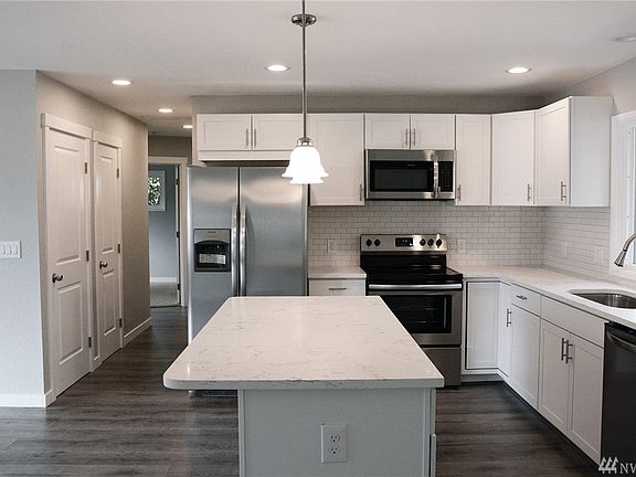 4th image of 8807 Lenox Ave SW
