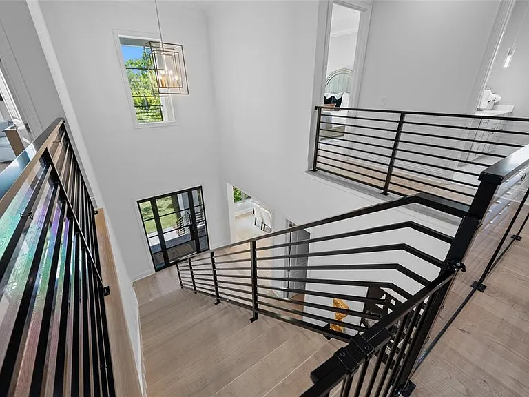 2623 S Parkview St — Photo 57