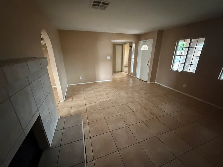 7979 W Devonshire Ave — Photo 3