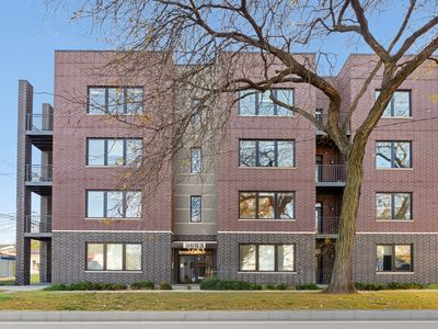 3653 W Barry Ave #4W, Chicago, IL, 60618