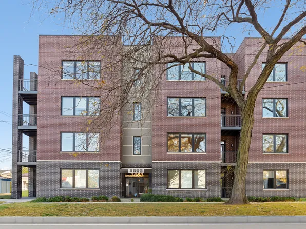 3653 W Barry Ave #4W, Chicago, IL 60618