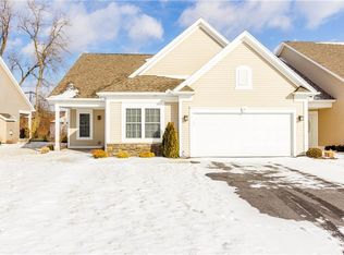 11 Silverwood Cir, East Rochester, NY 14445