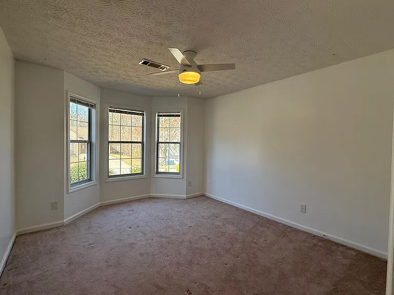 2029 Manor Oak Ln — Photo 16