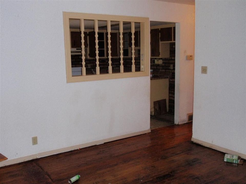 2nd image of 2732 18th St