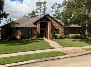 421 Creekside Dr, League City, TX 77573