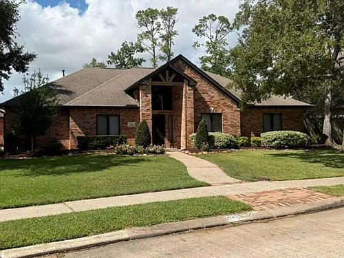 421 Creekside Dr Photo 1