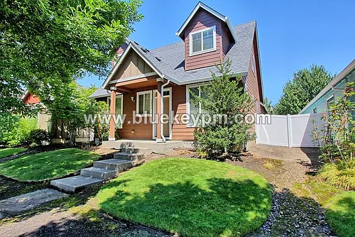 1200 SE Rasmussen Blvd Photo 1