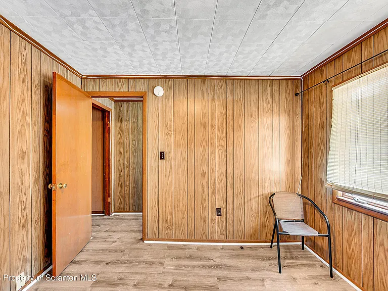 528 S Main St — Photo 10