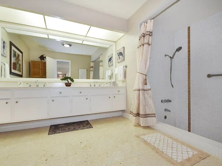 63 Antigua Court — Photo 15