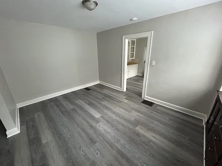 821 N Bradley Ave — Photo 10