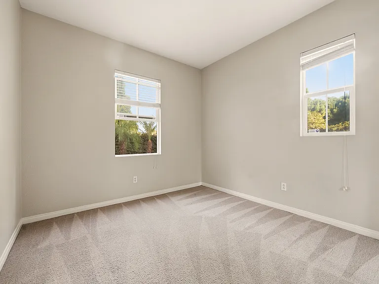 1728 Edmon Way — Photo 11