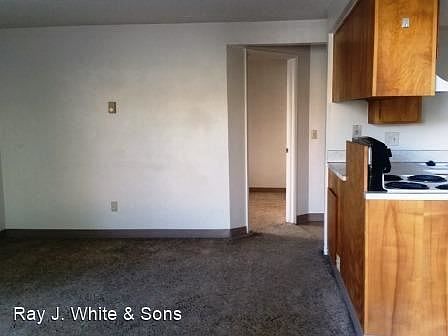 2nd image of 809 18th St APT B