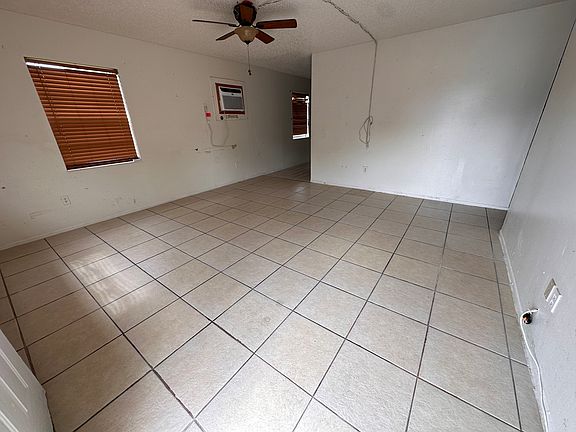 4th image of 4600 Kelmar Dr #3