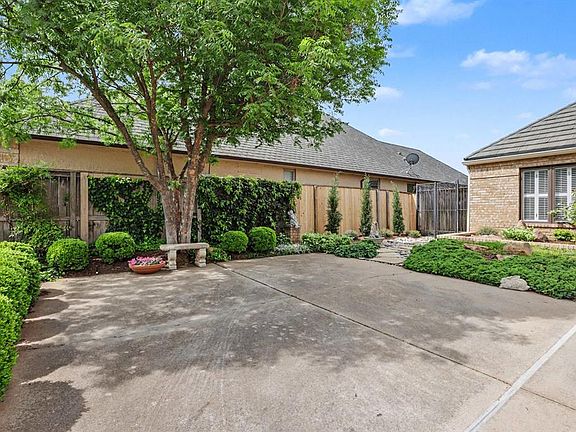 3rd image of 12905 Deerfield Ct