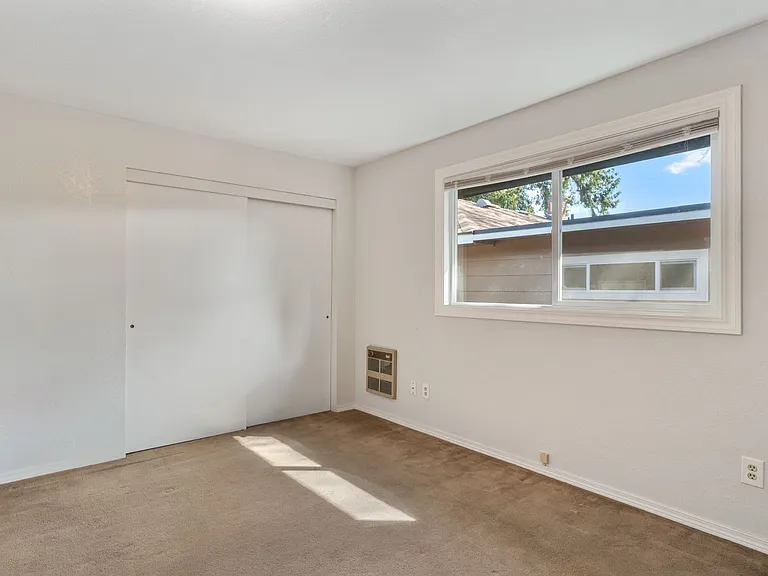 1107 Madison St — Photo 12