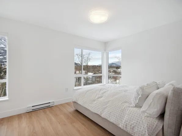 38087 Helm Way, Squamish, BC V8B 1E6