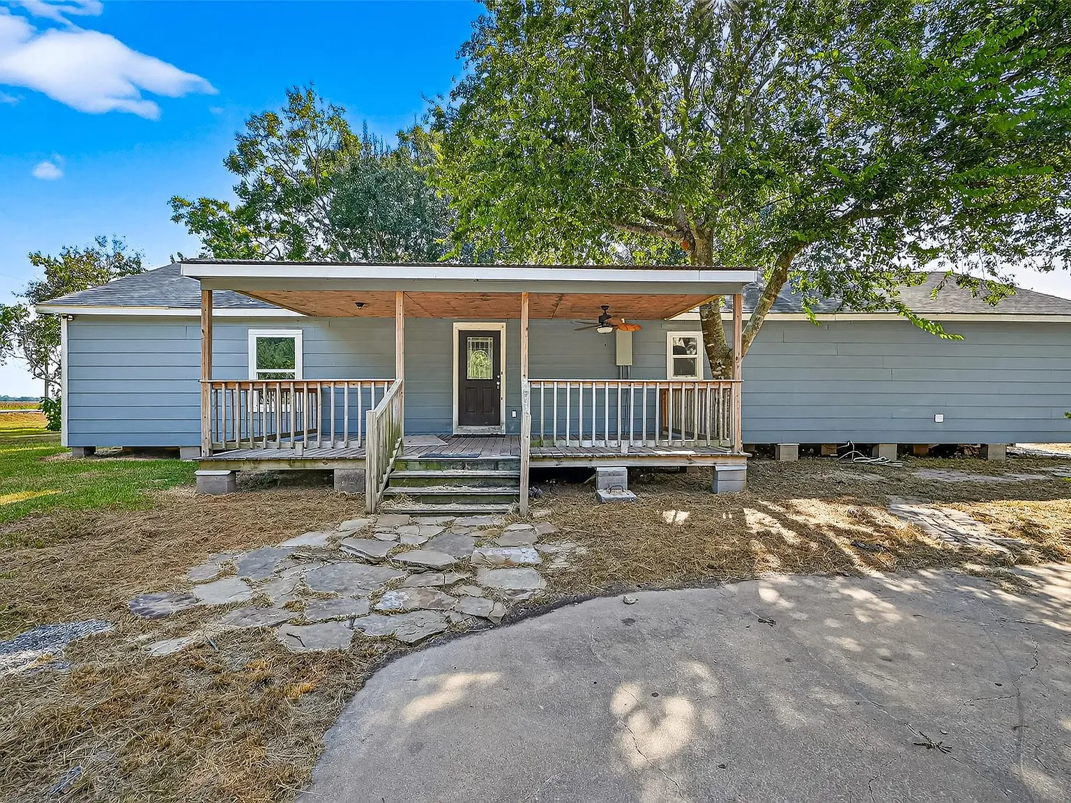 3 bed, 2.0 bath, 1752 sqft, $2,000 — Photo 3