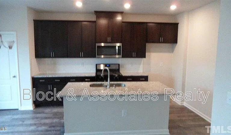 86 Sweet Olive St — Photo 2