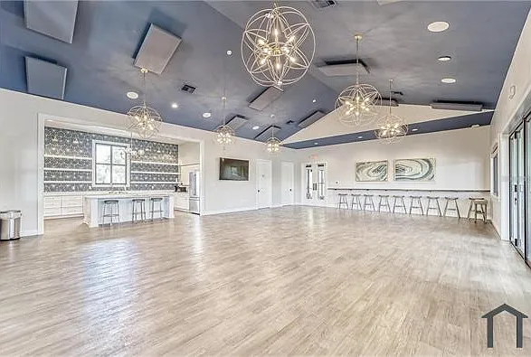 7325 Parkshore Dr — Photo 32
