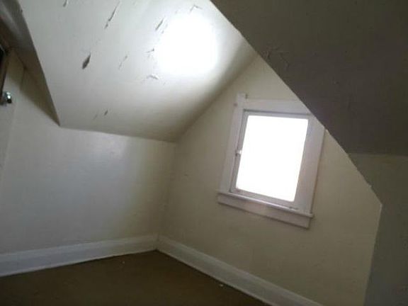 4th image of 2914 Warsaw St