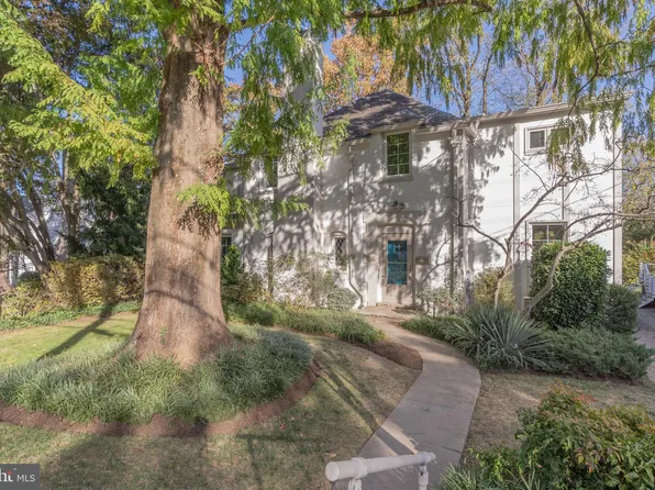 4211 49th St NW, Washington, DC 20016