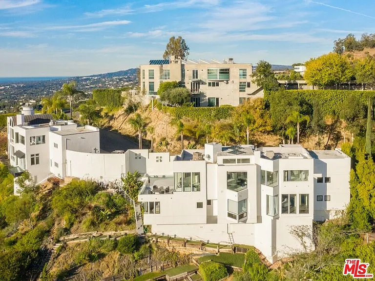 2231 Sunset Plaza Dr — Photo 36