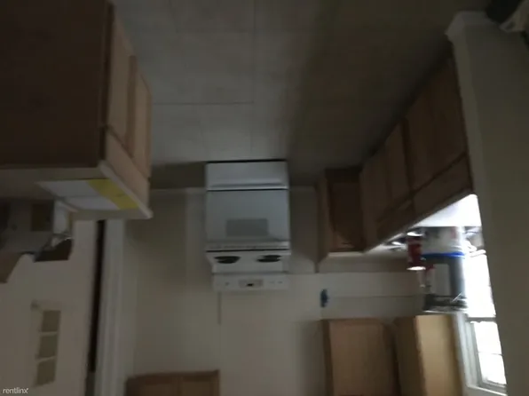 19505 Grandville Ave, Detroit, MI 48219