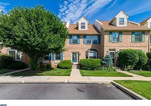 1st image of 137 Discovery Ct